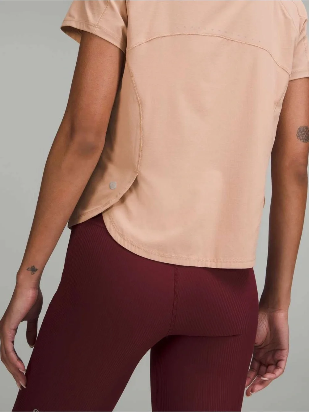 Lululemon Lightweight Stretch Running Short Sleeve Shirt pink clay size 4